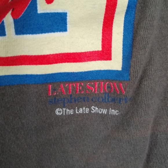 Late Show Stephen Colbert United We Stand T-Shirt Size Large - Picture 4 of 4